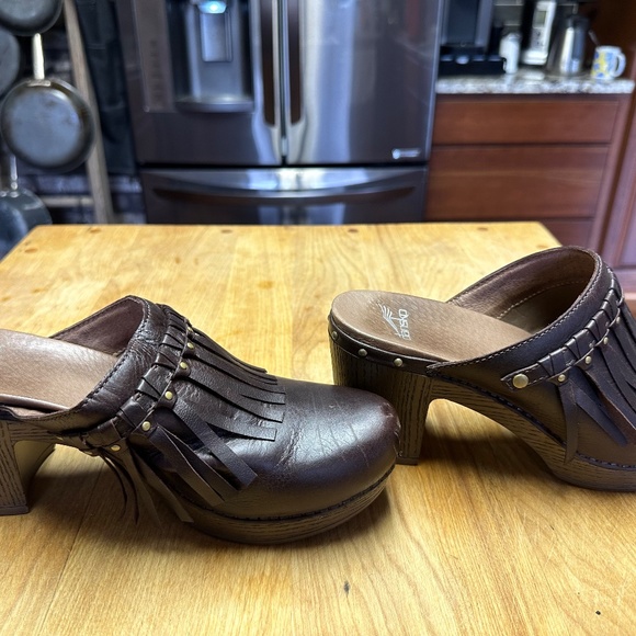Dansko DENI Brown Leather Fringe Mules Clogs Women's EU Size 41 - Picture 5 of 7